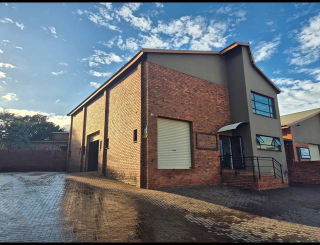 165M² WAREHOUSE TO LET IN ROCKY DRIFT
